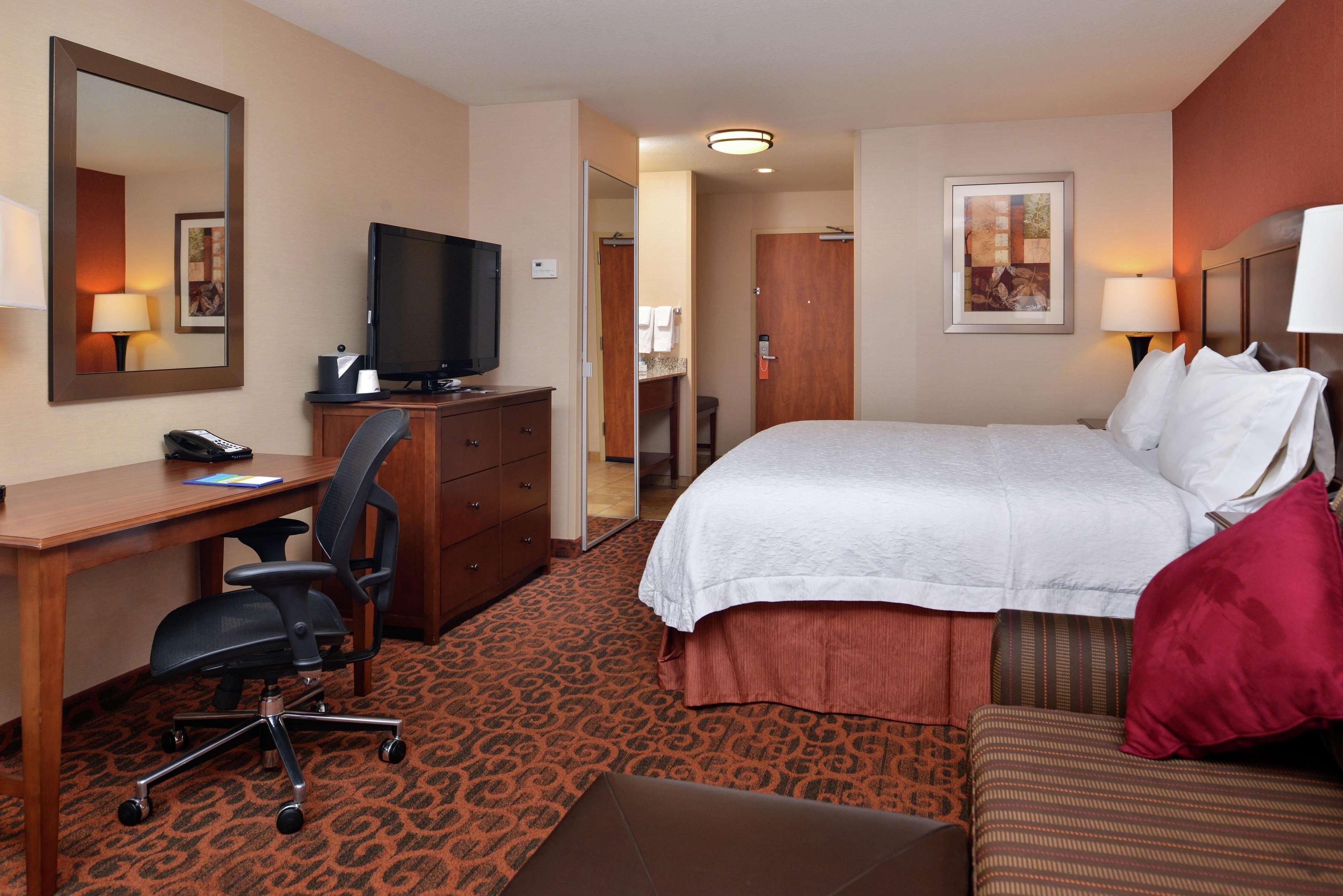 Hampton Inn Idaho Falls / Airport Экстерьер фото