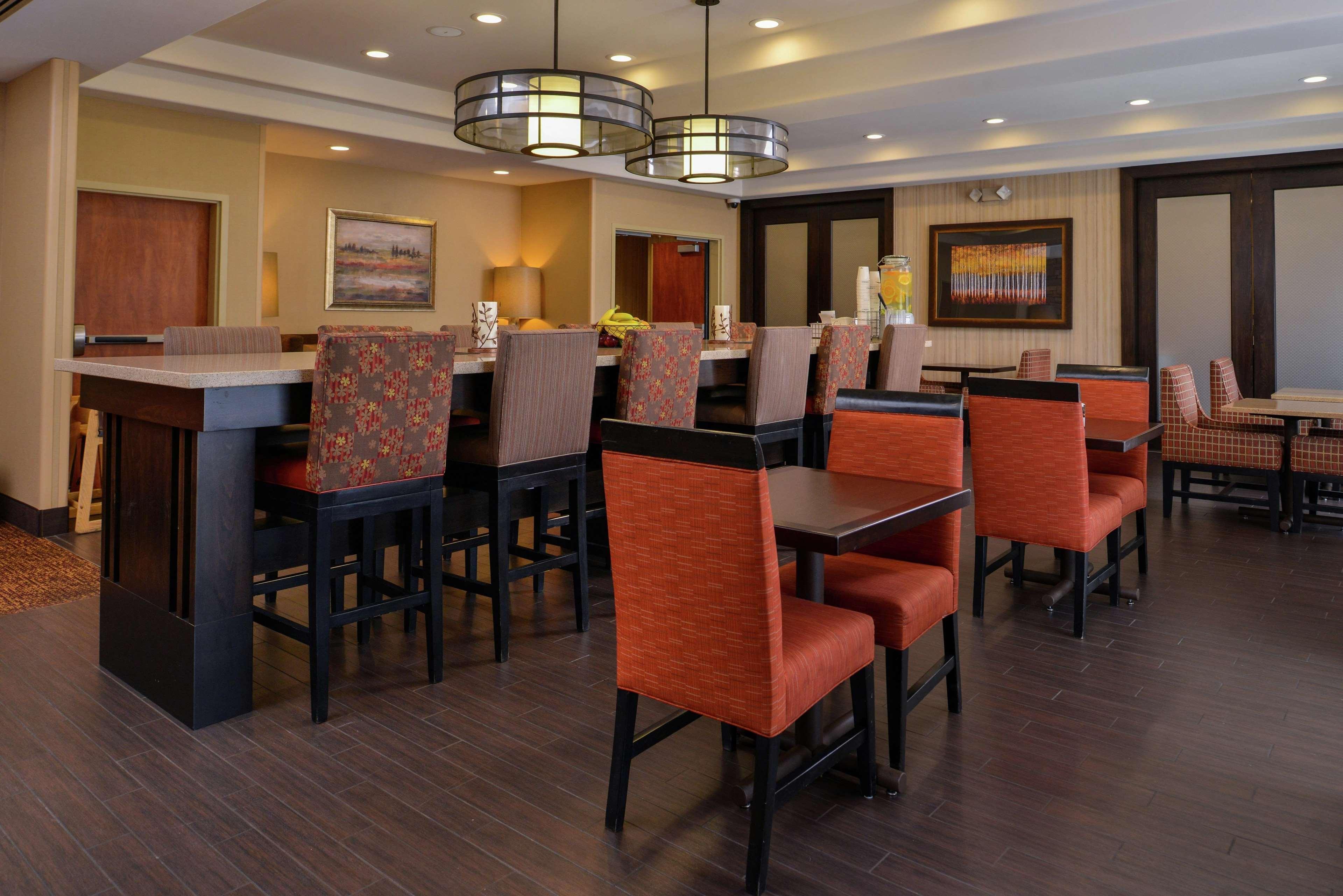 Hampton Inn Idaho Falls / Airport Экстерьер фото