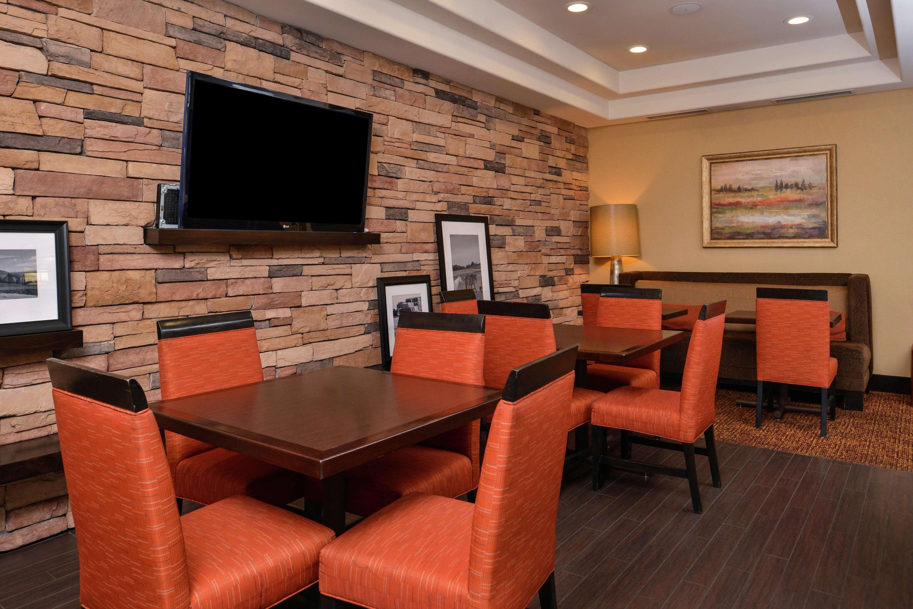 Hampton Inn Idaho Falls / Airport Экстерьер фото