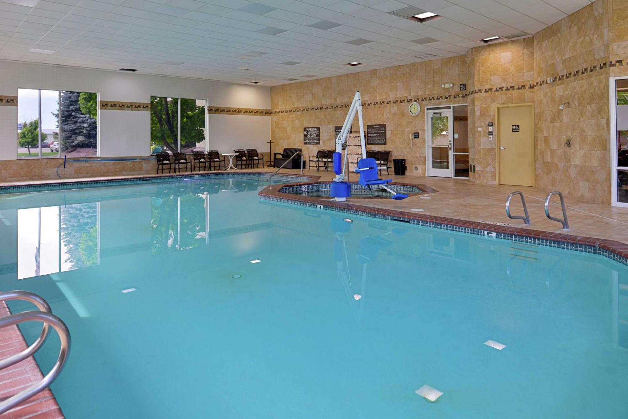 Hampton Inn Idaho Falls / Airport Экстерьер фото