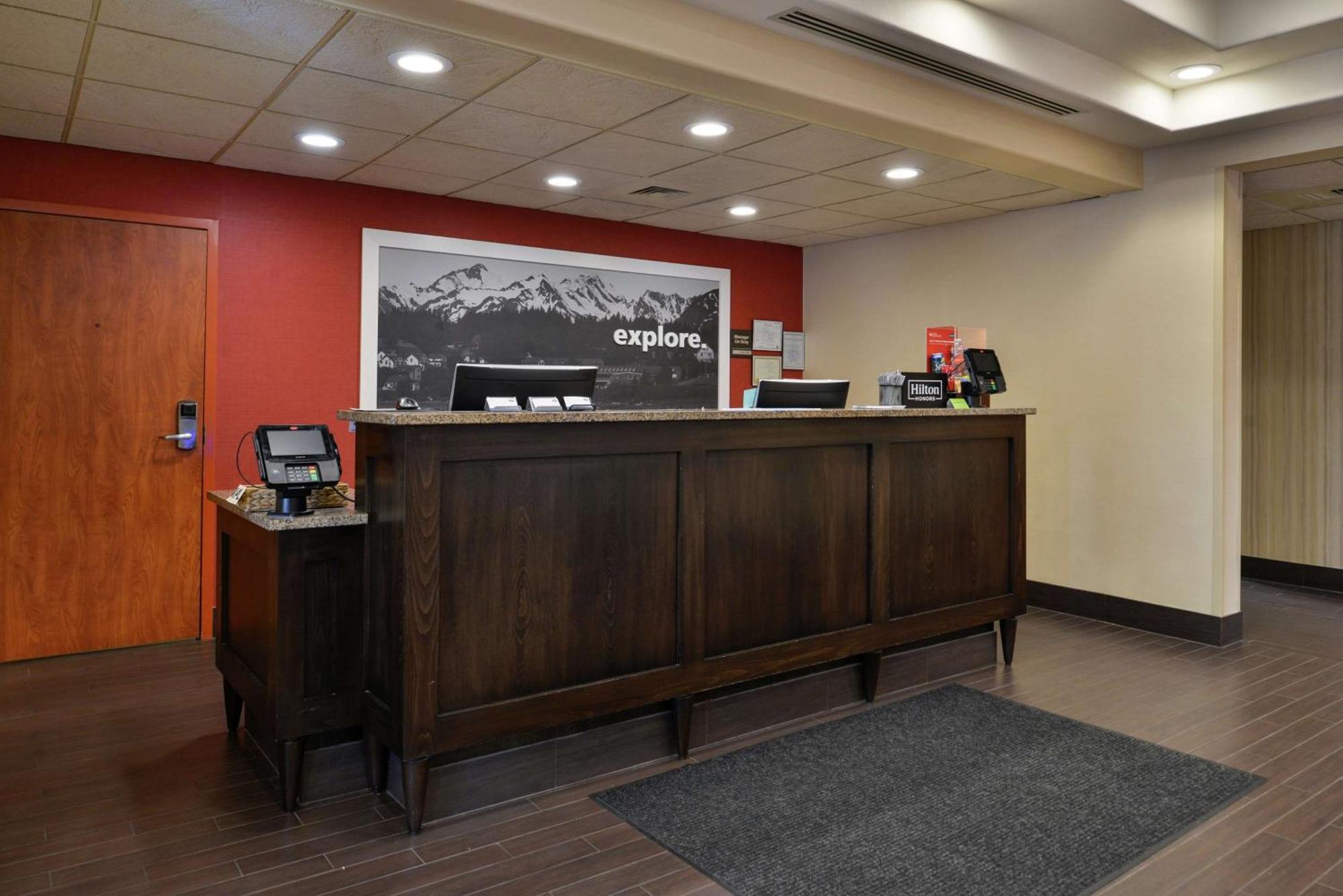 Hampton Inn Idaho Falls / Airport Экстерьер фото