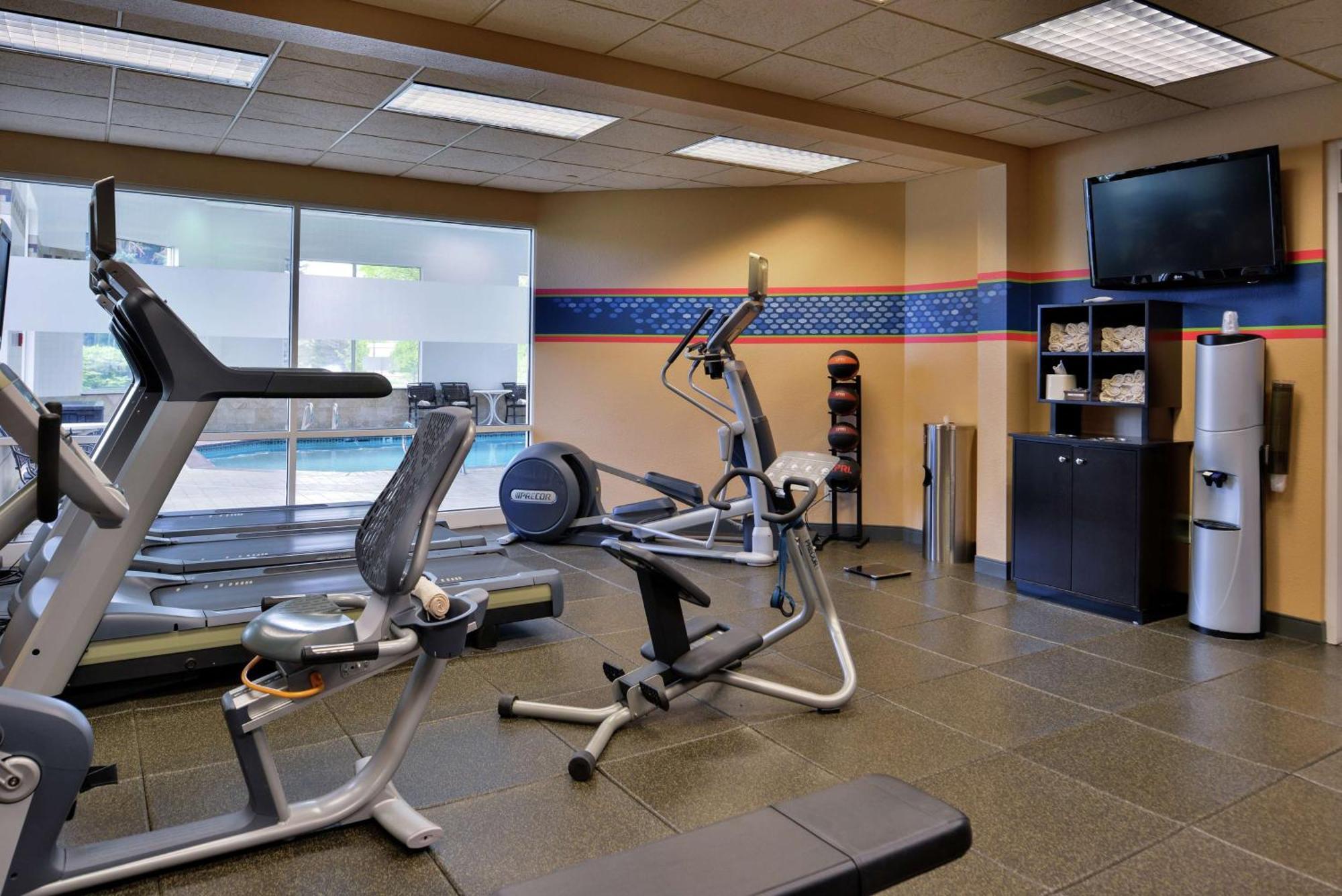 Hampton Inn Idaho Falls / Airport Экстерьер фото