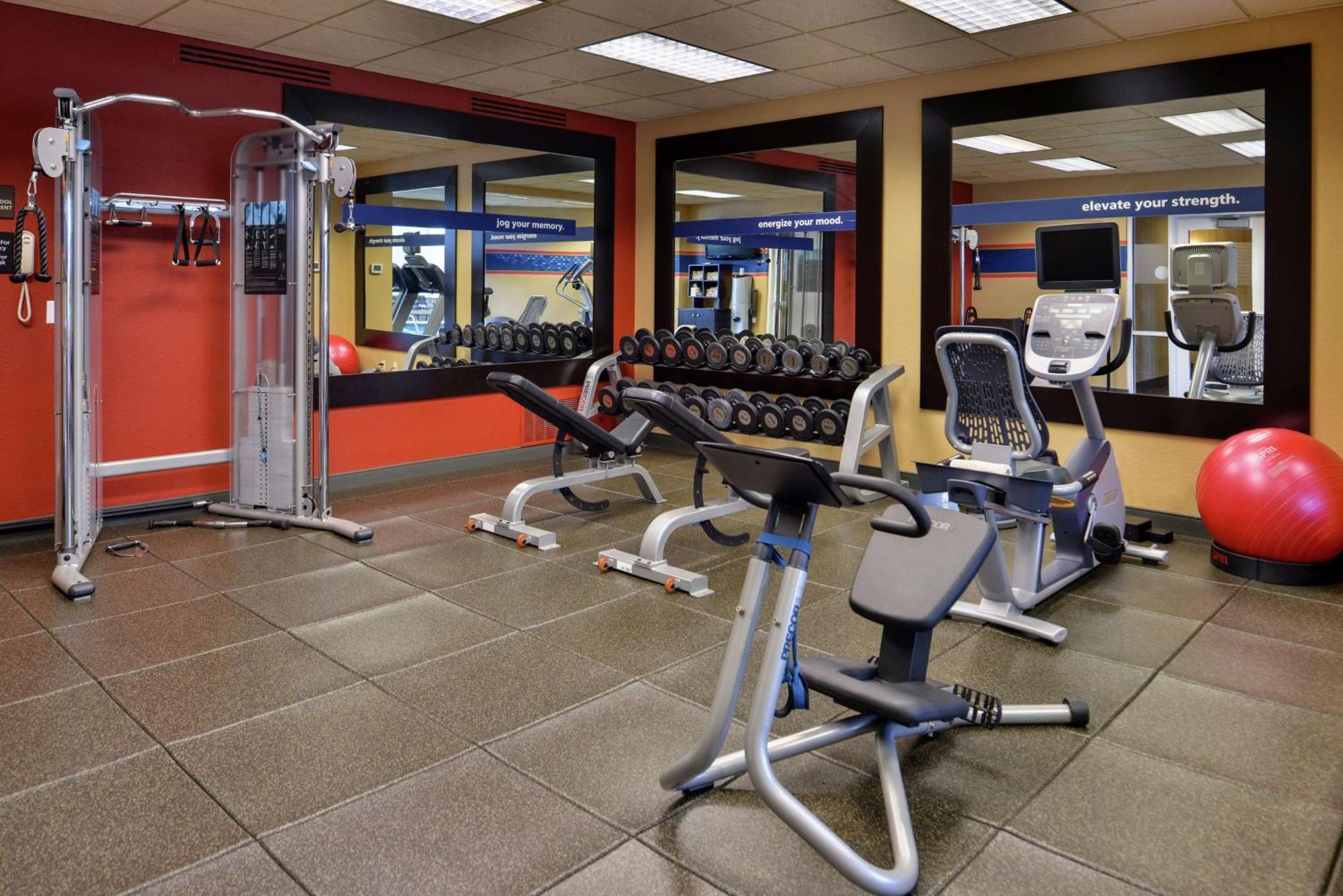 Hampton Inn Idaho Falls / Airport Экстерьер фото