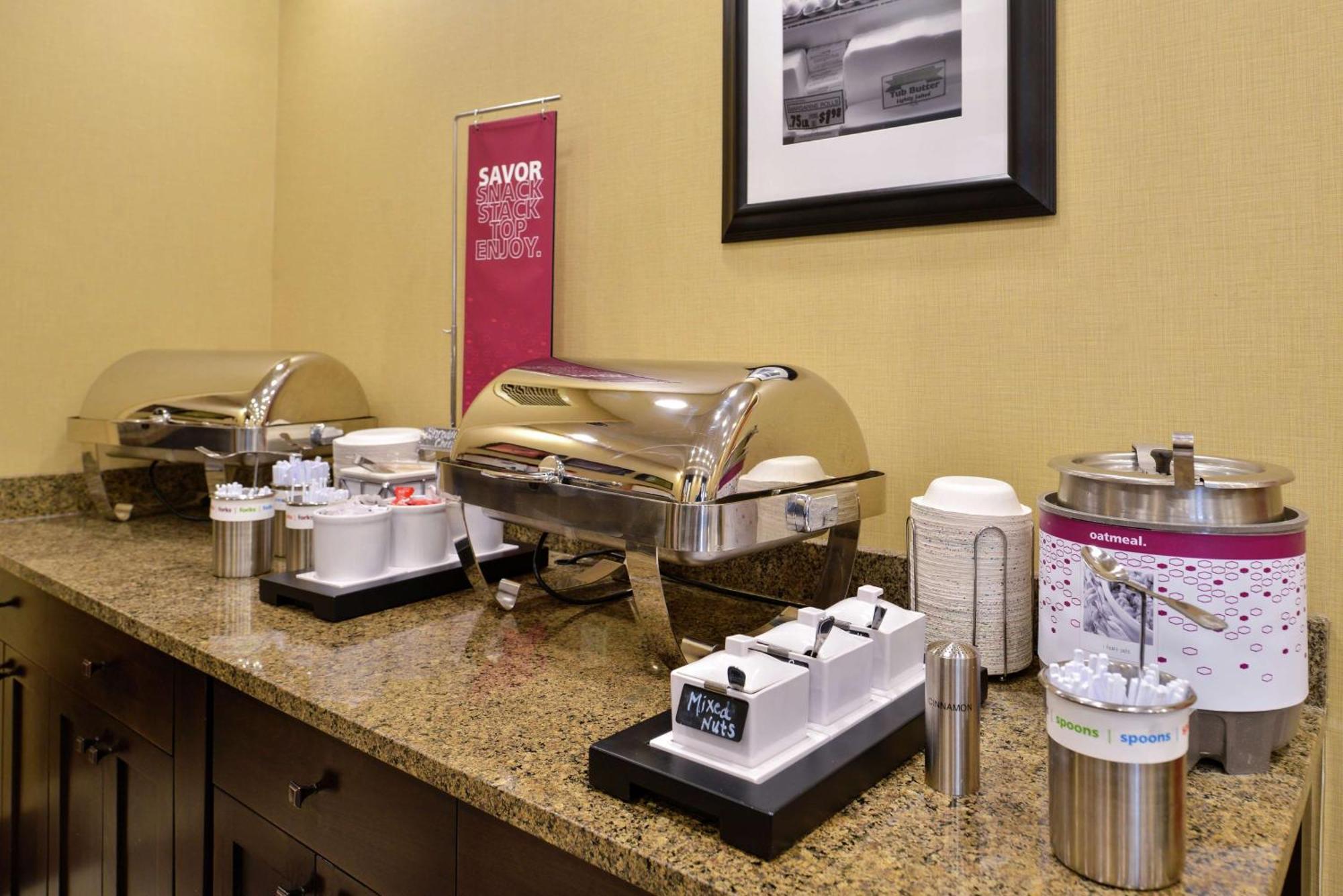 Hampton Inn Idaho Falls / Airport Экстерьер фото