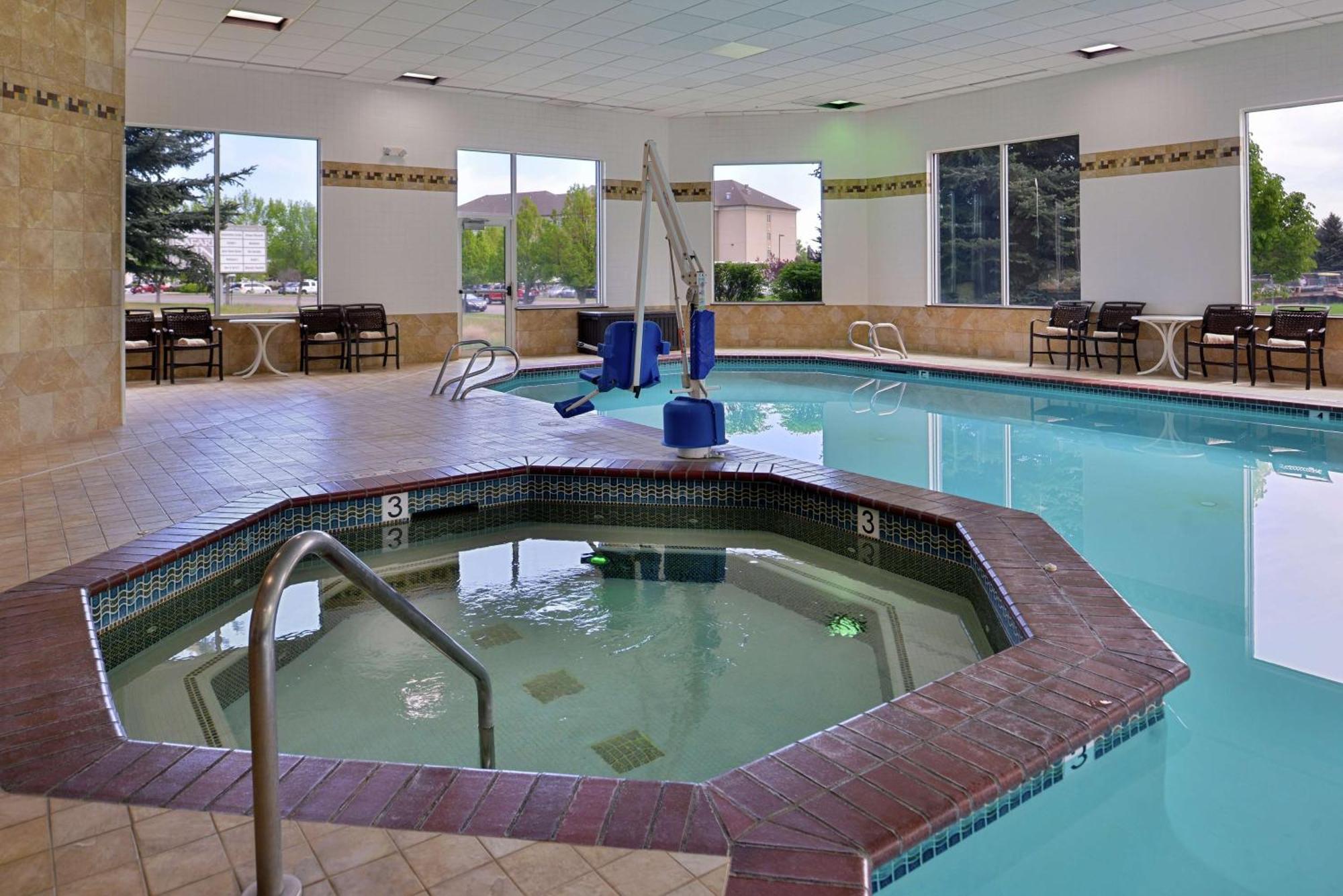 Hampton Inn Idaho Falls / Airport Экстерьер фото