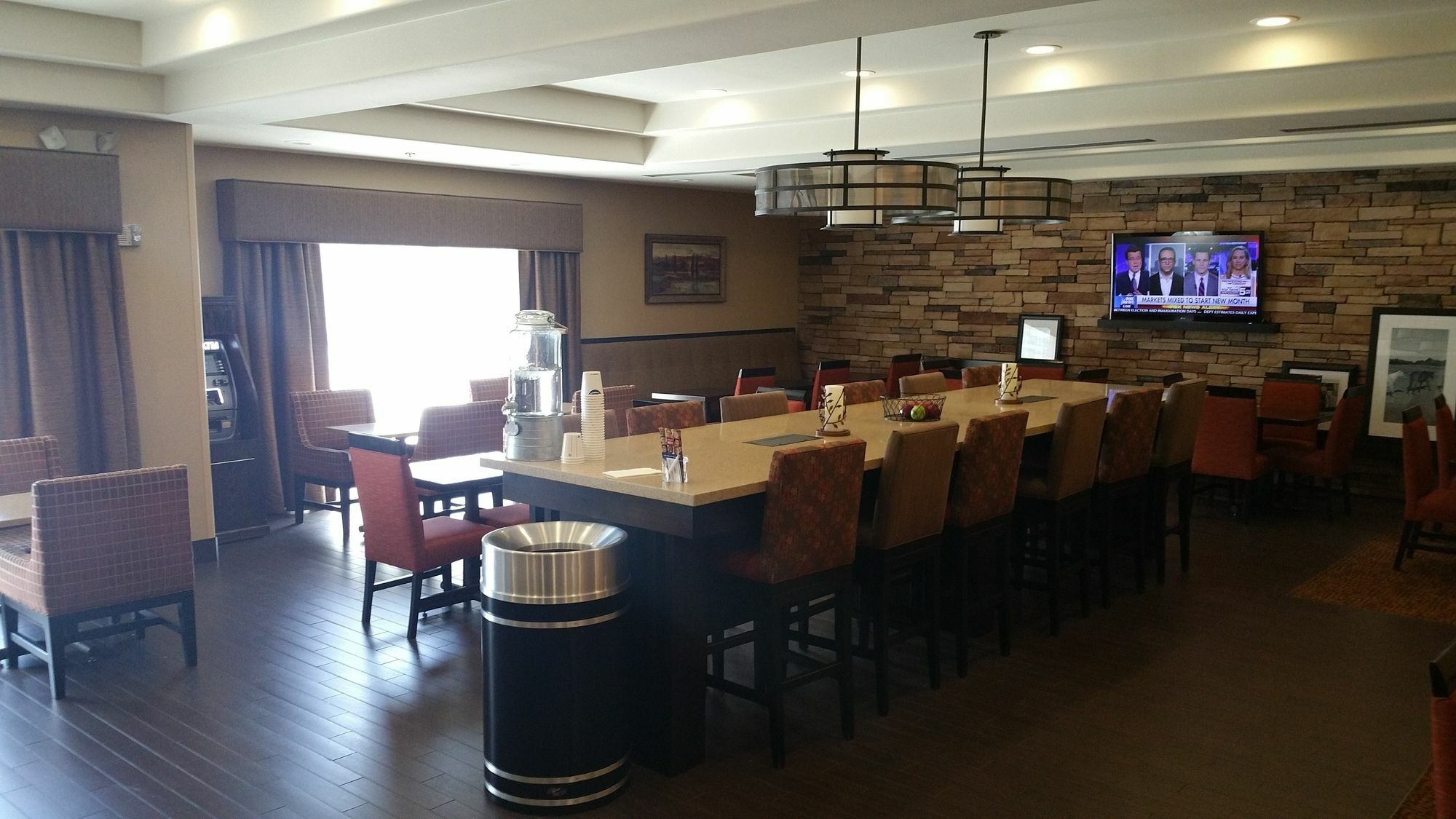 Hampton Inn Idaho Falls / Airport Экстерьер фото